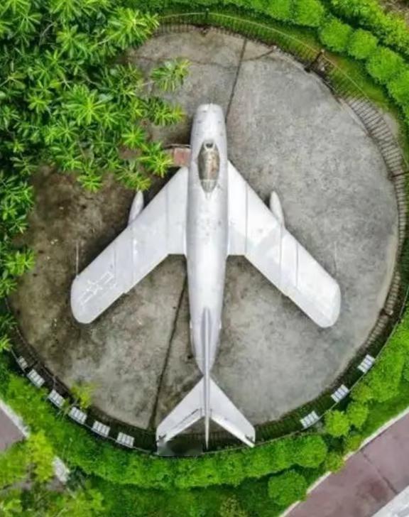 中国 “歼-5” 轻型战斗机
中国 “歼-5” 轻型战斗机
战斗机 航空航天 航