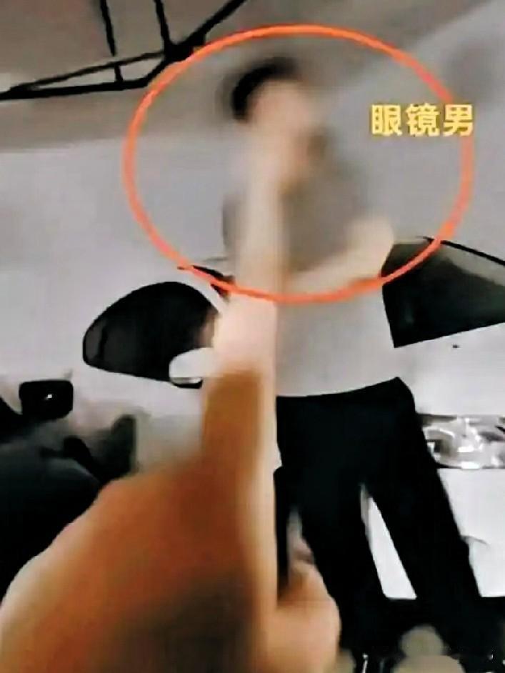 细察长沙彭某某霸占车位事件中的矛盾，不难发现，眼镜男雷某某才是矛盾升级的始作俑者