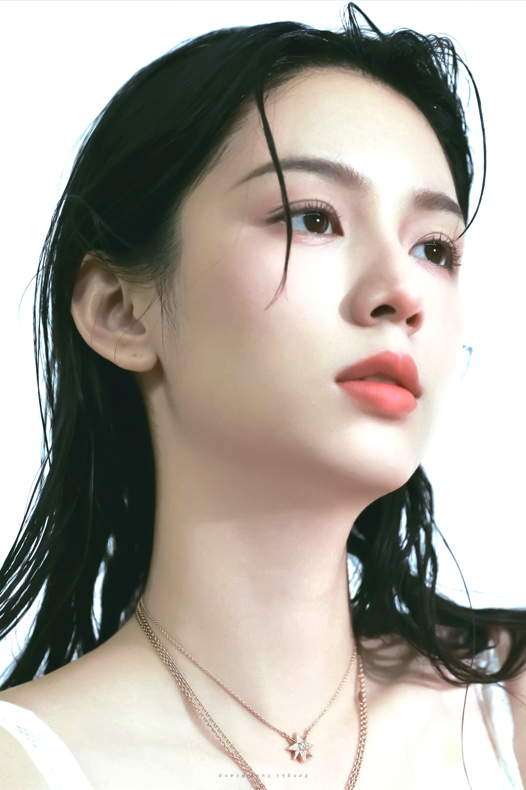 周也。“万物与我，都是自由诗。” ​​​