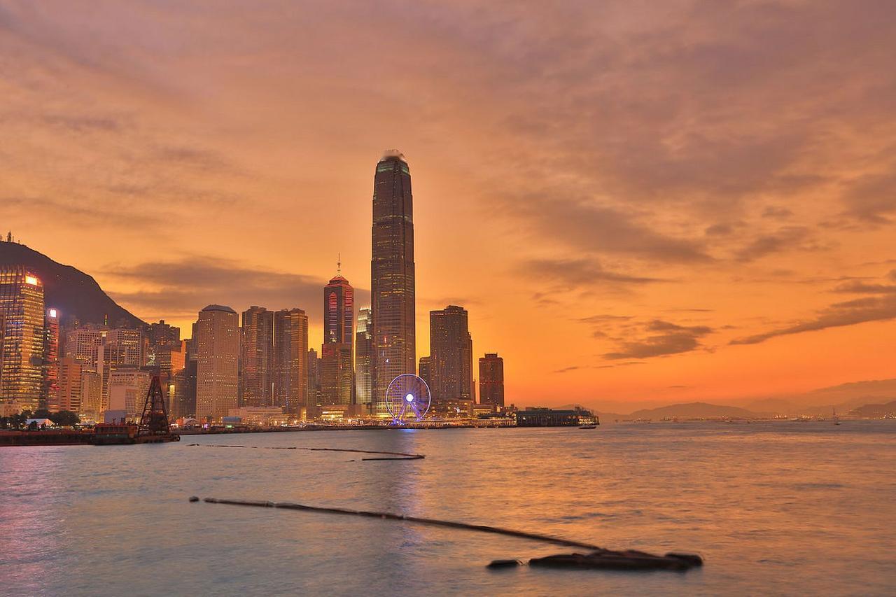 香港完成23条立法不到24小时，25家重点企业落户，美西方被狠打脸。
 
自从香