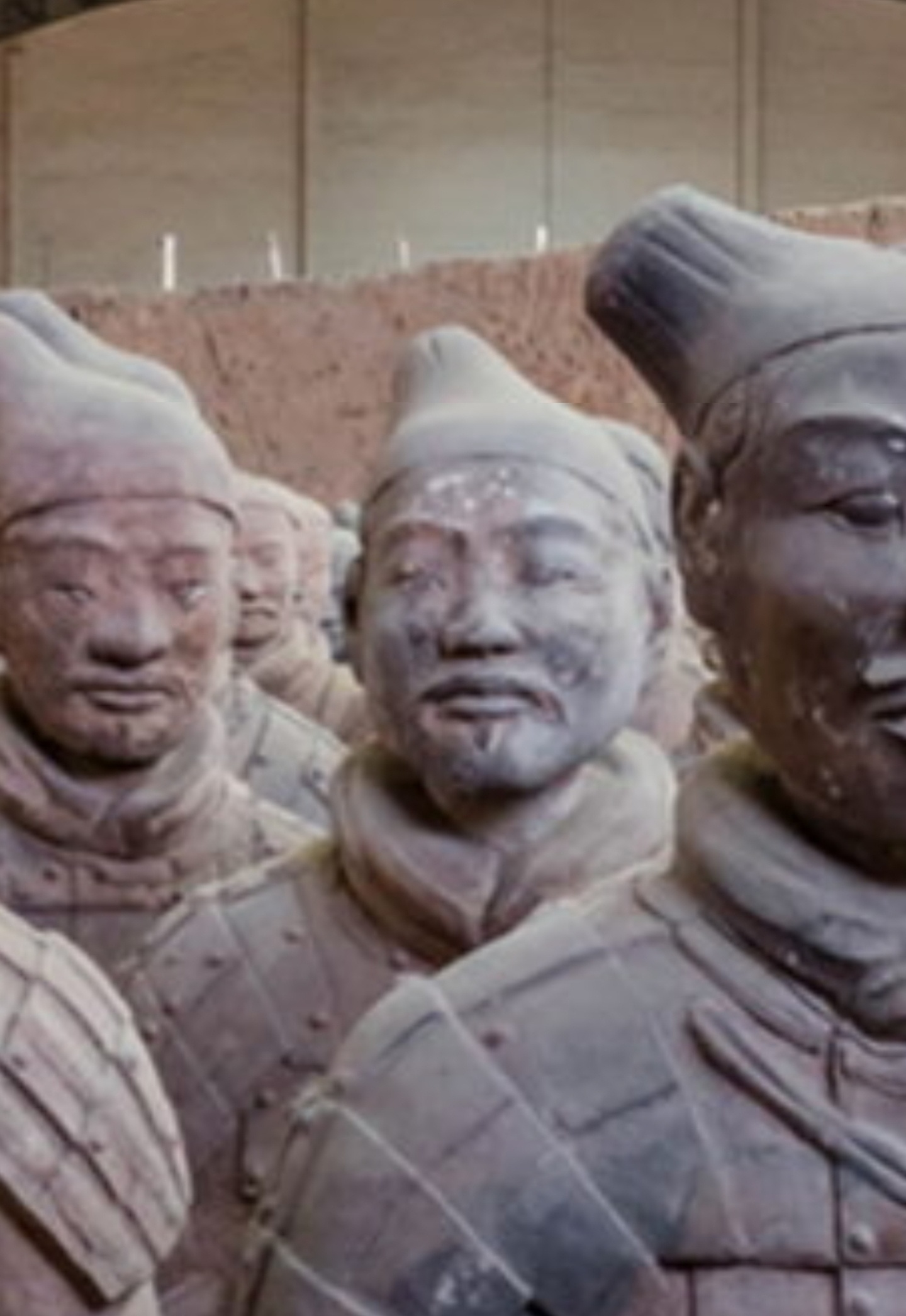 今天的目标是吃个韭菜鸡蛋馅的粽子，纪念下屈原。楚国虽被灭，但假有了也是件开心的事