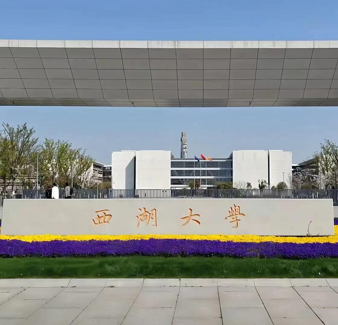 58倍学费差价的背后：教育自信，才是最好的大健康！

诸位朋友，今儿咱们说说一桩