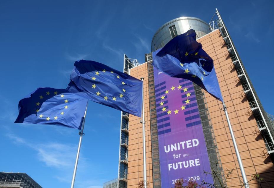 6个月定生死！西方秩序为何迎来最危险时刻？
 
特朗普突袭控制马杜罗的霸权操作，