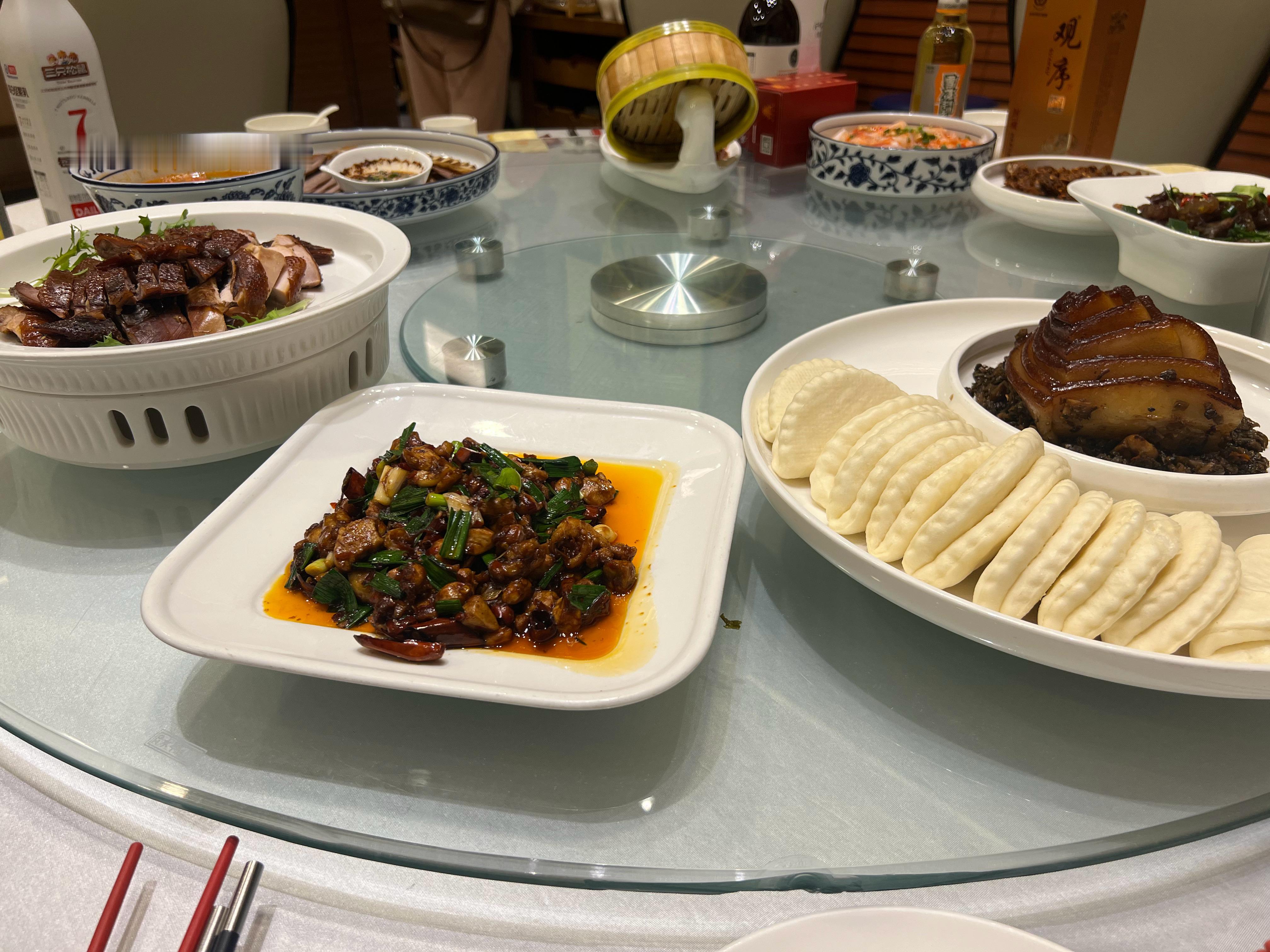 又吃席[嘻嘻]（非得把我的红包吃回来 