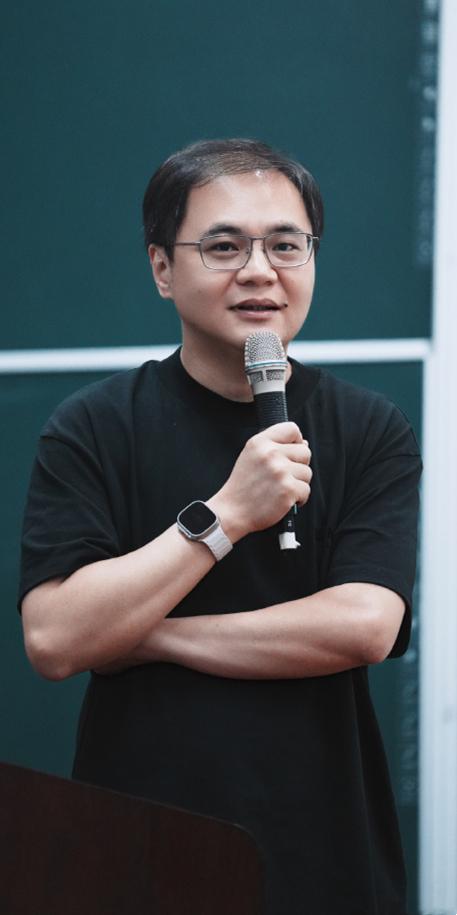 德云社高峰走进浙江大学，办相声讲座台下全是博士，总教习这排面非常足！德云社高峰发