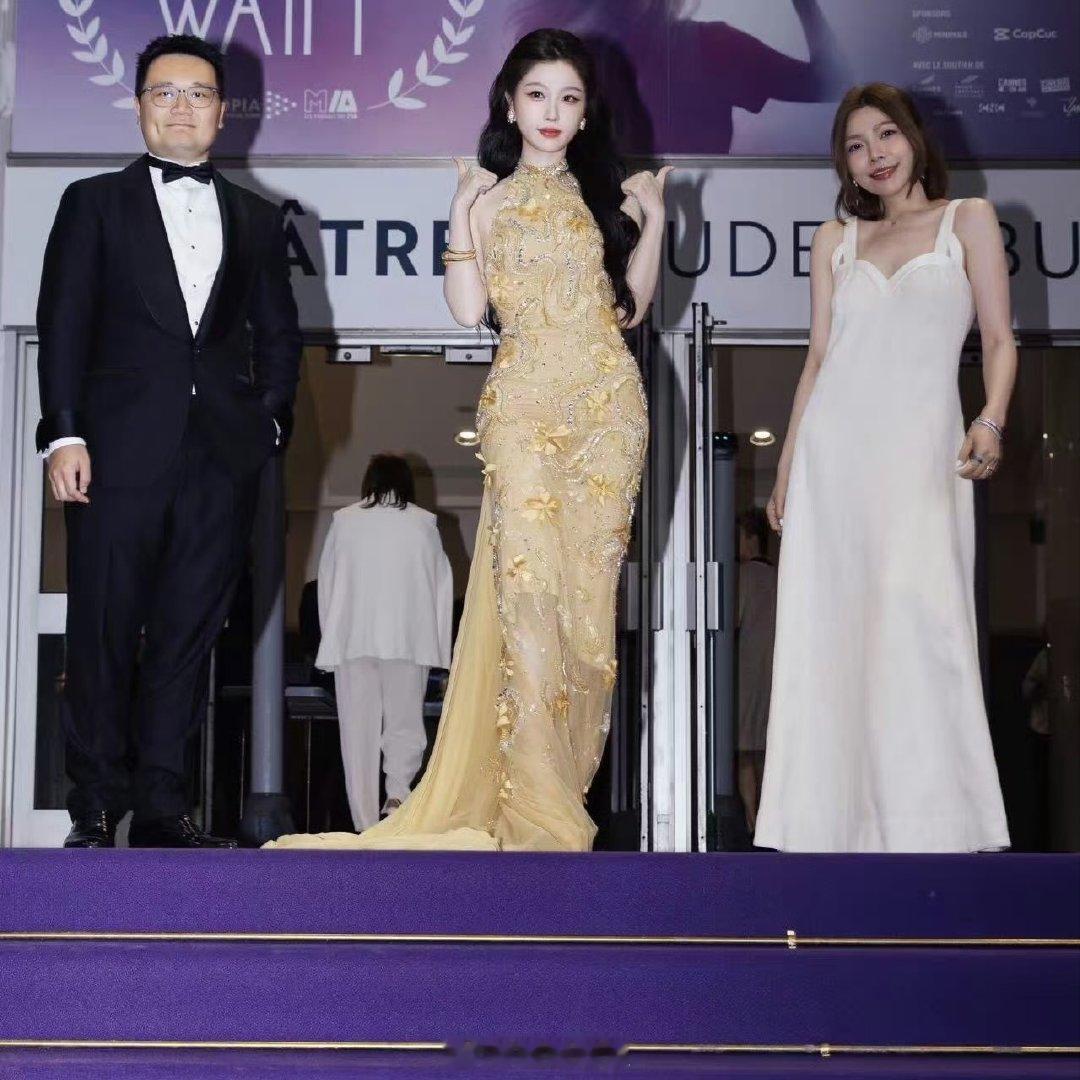 虞书欣好争气的美貌虞书欣女王回归虞书欣戛纳生图，好争气的美貌！！ 