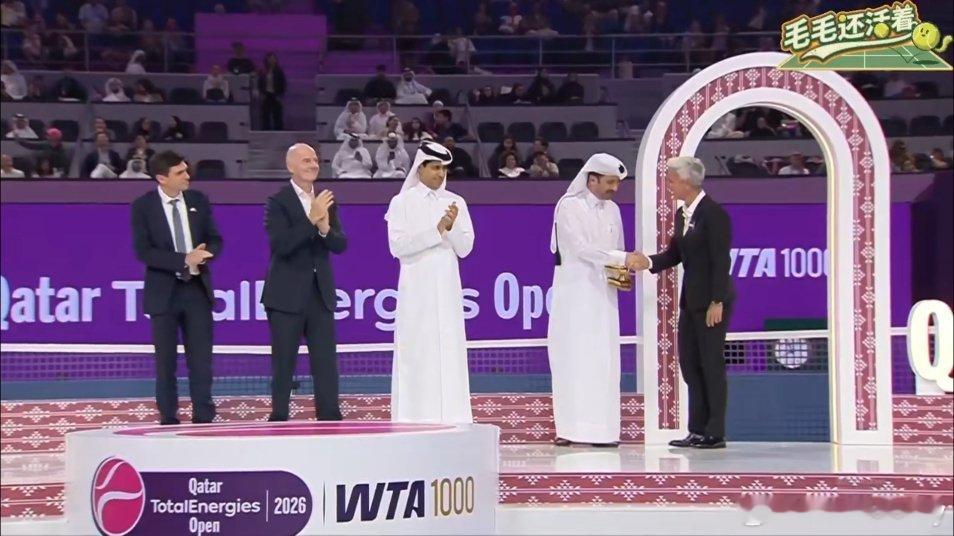 火娃发表获奖感言时候好平静，哈哈哈。穆霍娃首夺1000赛冠军wta1000
