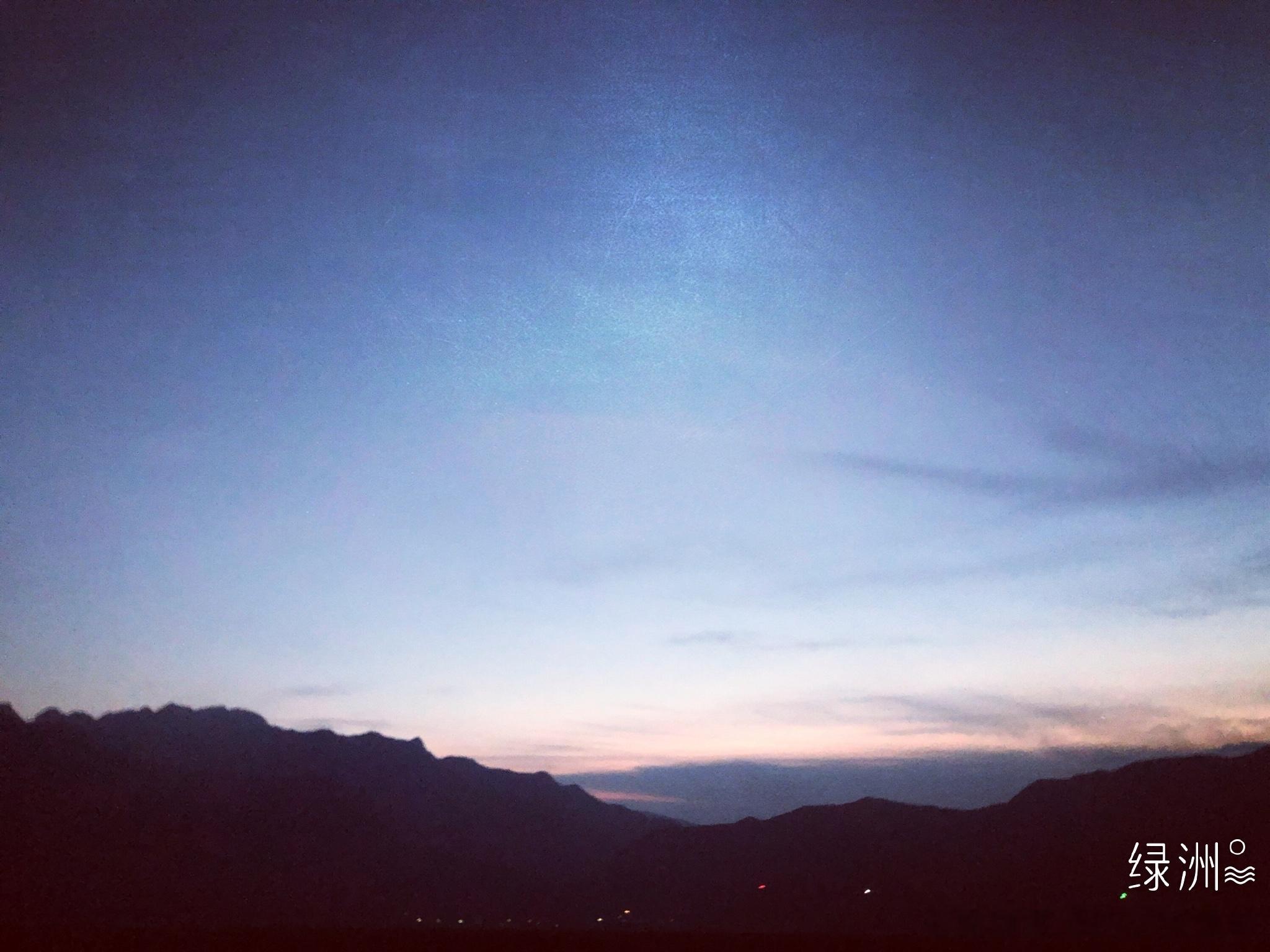 夜幕降临 夜幕降临的时候我想去天际追逐那最后一抹光明 绿洲