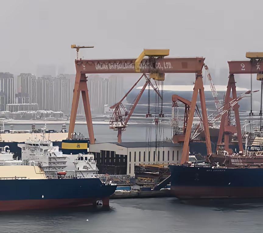 我国的远程攻击力量，就差这三大件了，有了核动力航空母舰004、隐形洲际轰炸机H2