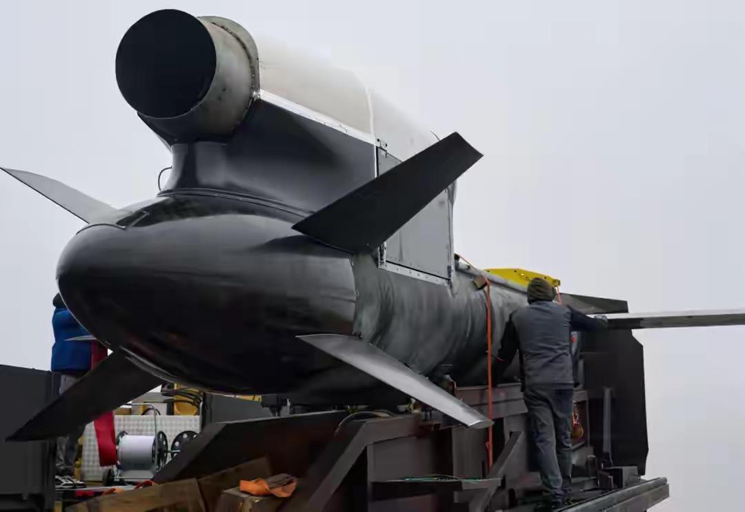 乌克兰捅破天：俄洲际导弹基地深夜大爆炸，不怕普京核报复？