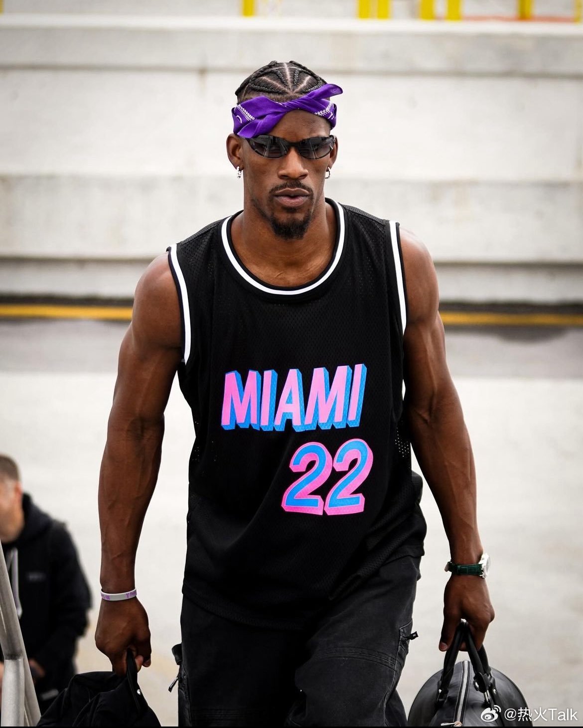 给人希望，又让人绝望…每次打凯尔特人，就会想起巴特勒。那种从容、那种掌控力，是现