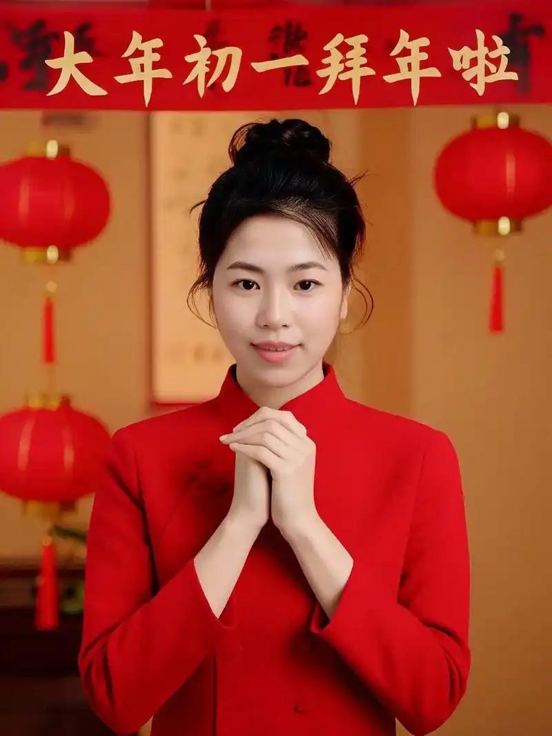 过年就是要热热闹闹地天南地北大拜年！马年新春，神州大地处处洋溢着喜庆。北国雪原银