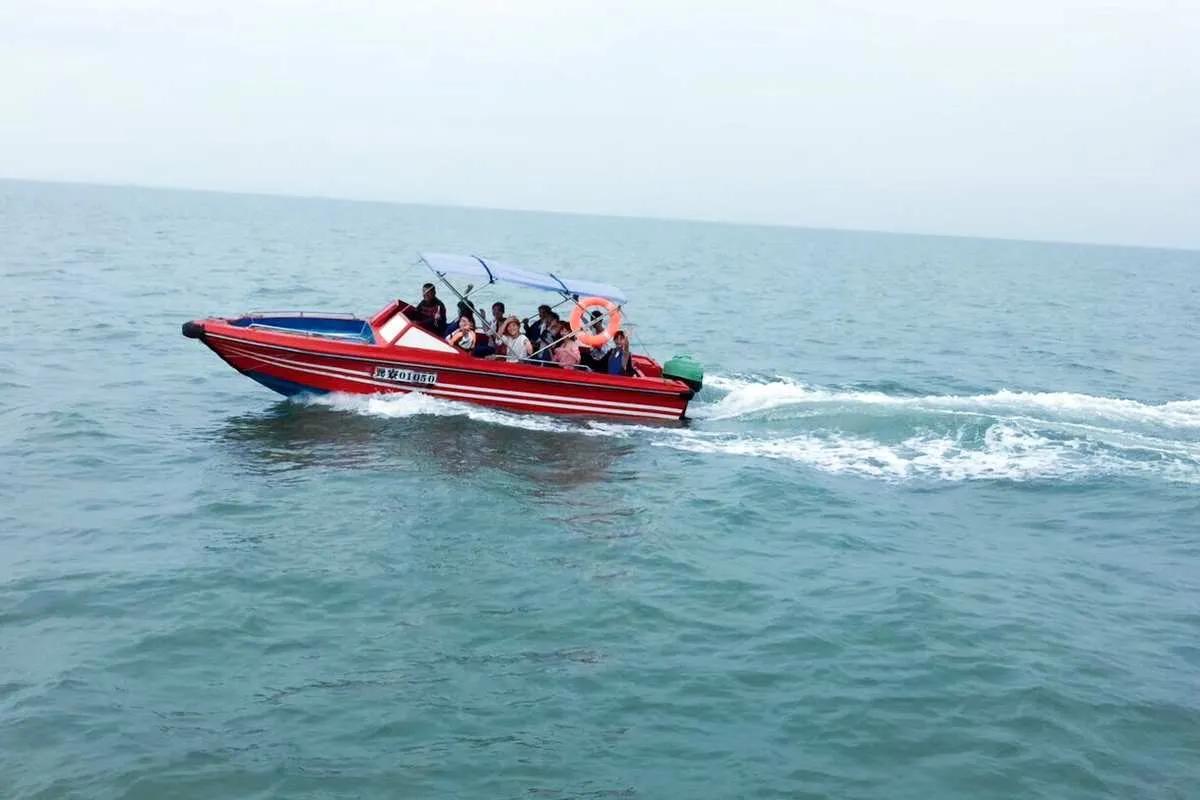 ，下联：邀您对驾驶海中舟！[握手][心][心]