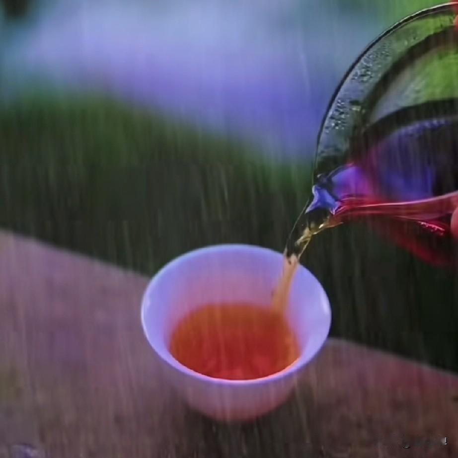 今天凌晨4：30醒来，躺着伸个懒腰，身体有点懒，心中的自己劝着身体：跑步要坚持！