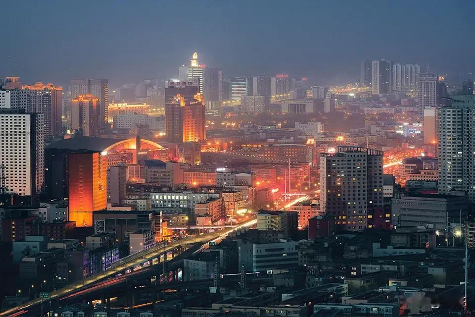 全球首个！中国年用电量破10万亿度
 
12月15日，2026年全国能源工作会议