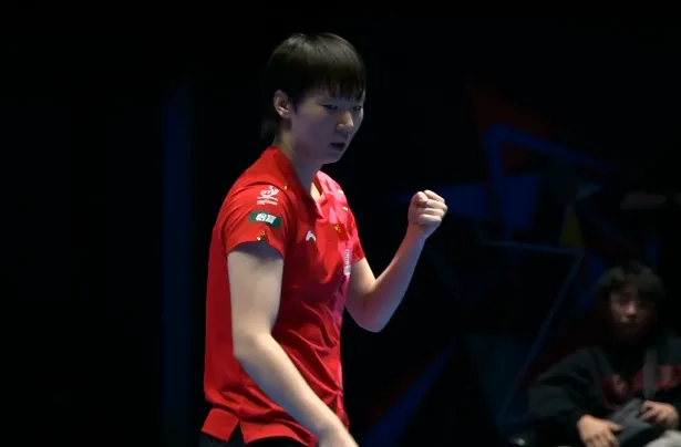 世乒赛半决赛：王曼昱3-0斯佐科斯，中国女团2-0罗马尼亚！伦敦世乒赛女团半决赛