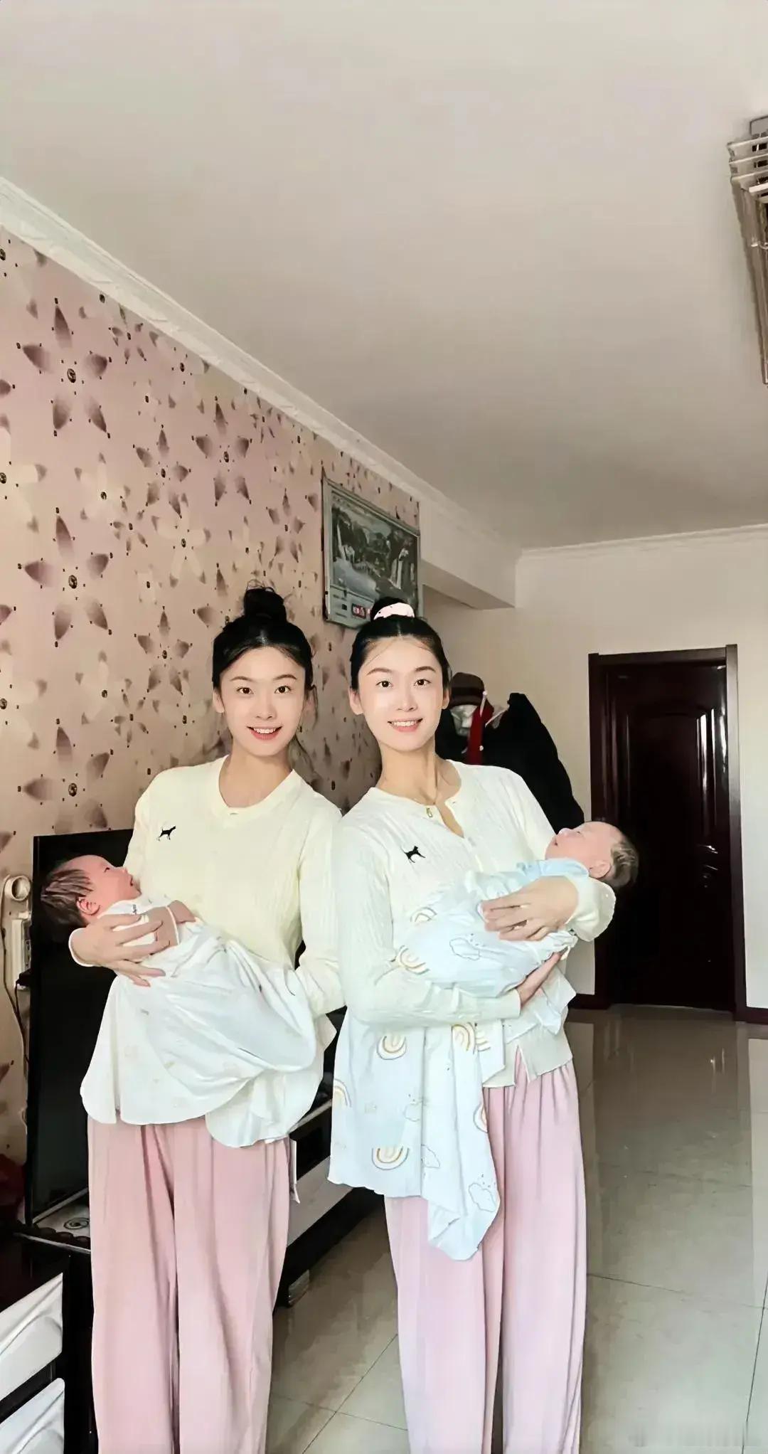 双胞胎姐妹怎么做到同步怀孕，同步生娃的？ ​​​