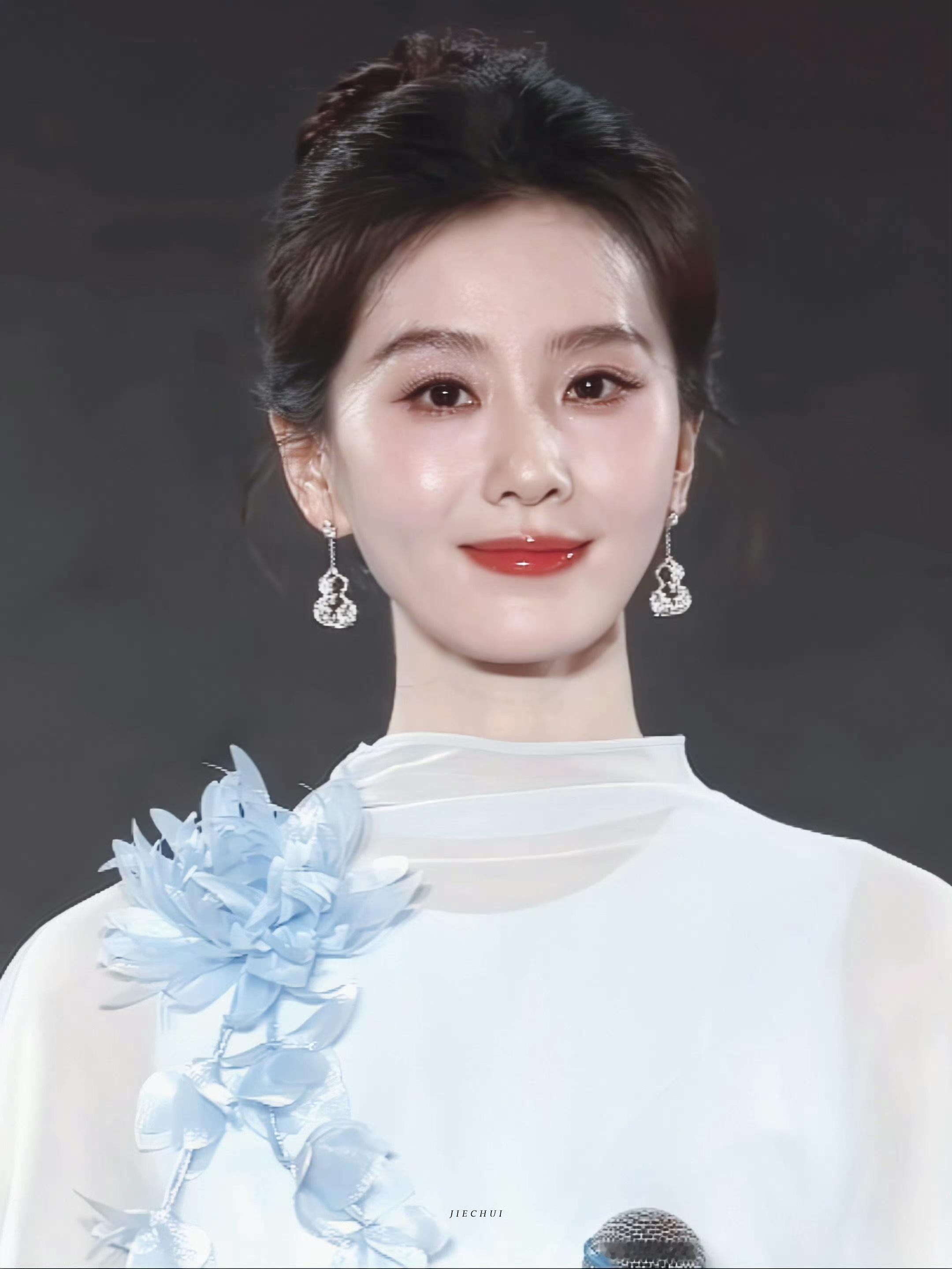 39岁的刘诗诗，这状态真是绝了 