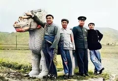 不是我吹，这四位老前辈，但凡你认出一位，历史大佬非你莫属。
