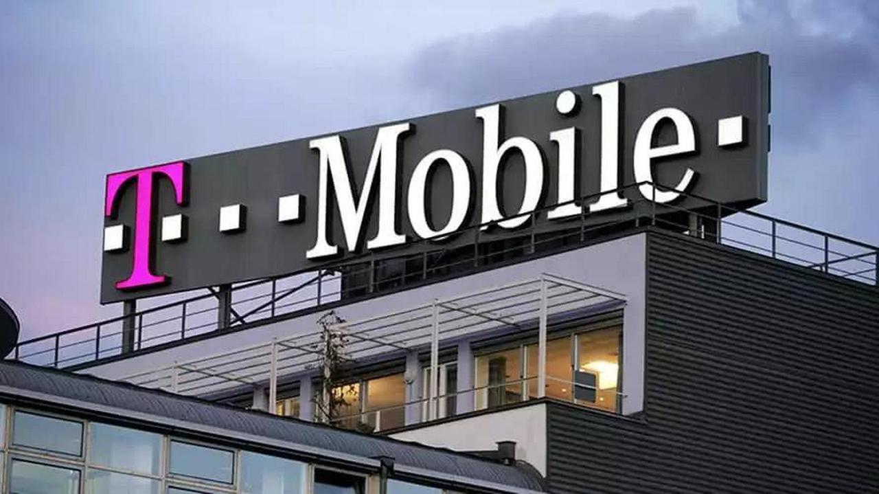 【全美数万用户手机突陷“SOS困局”，T-Mobile断网数小时引燃通信脆弱性争
