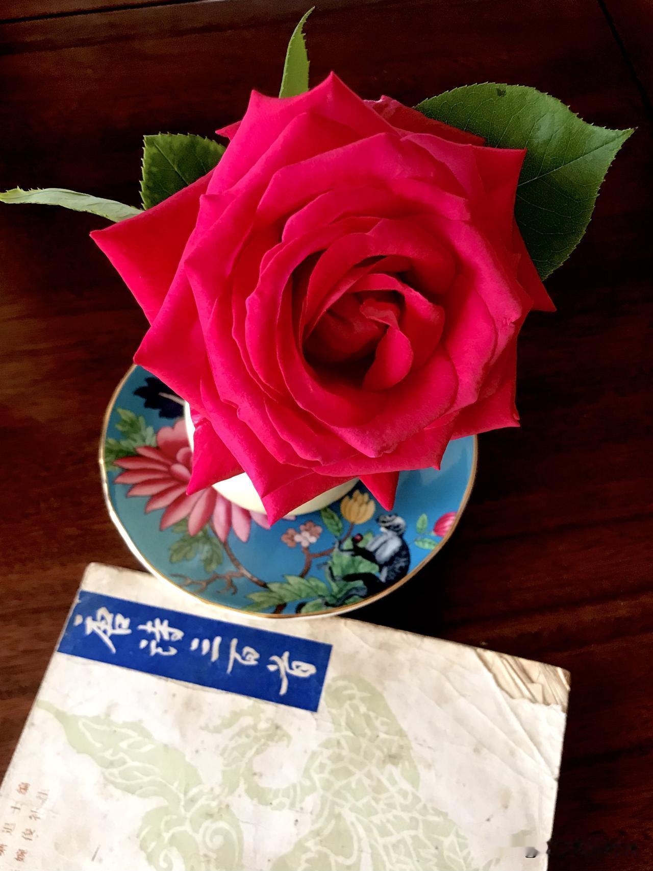 第2篇：《摊破浣溪沙•五里滩头风欲平》 （无名氏）

五里滩头风欲平，张帆举棹觉