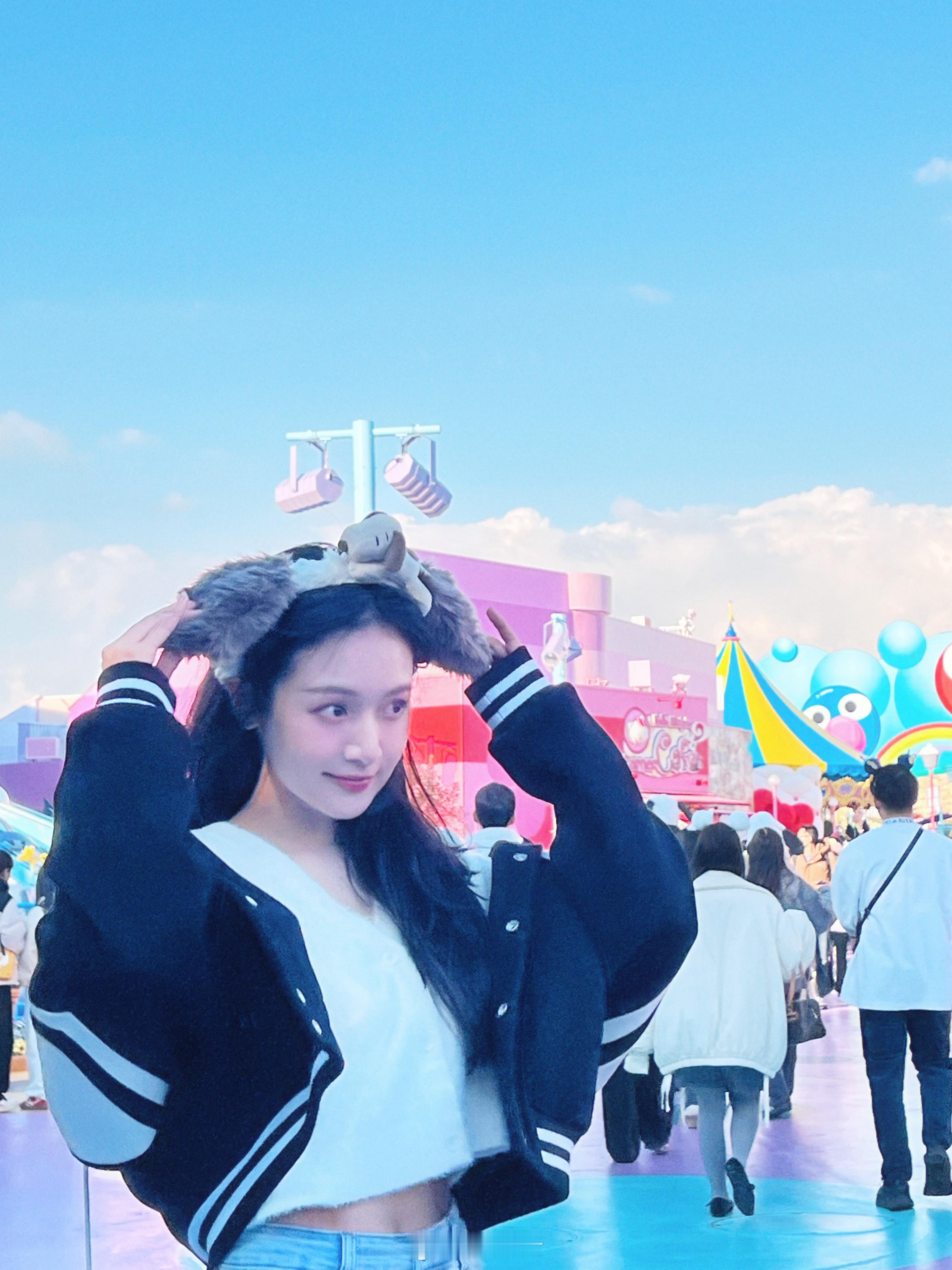 来完形填空叭[你好][你好][你好]1月2__日，2__：00！芒___TV！！