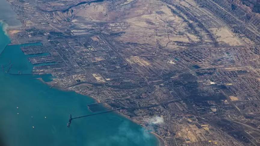 特朗普确实很聪明，反向封锁霍尔木兹海峡，实际上就是走伊朗的路，让伊朗无路可走！不