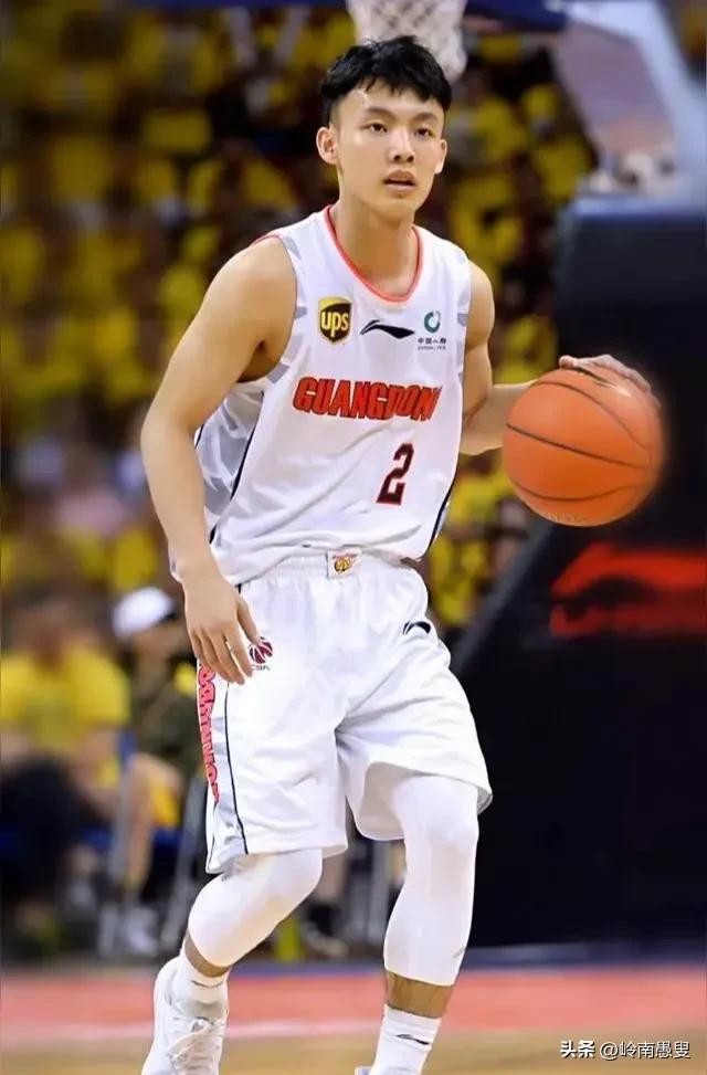 广东队今赛季大概率又是失望大过希望，因为本赛季的组队策略一开始就已经失败。
前两