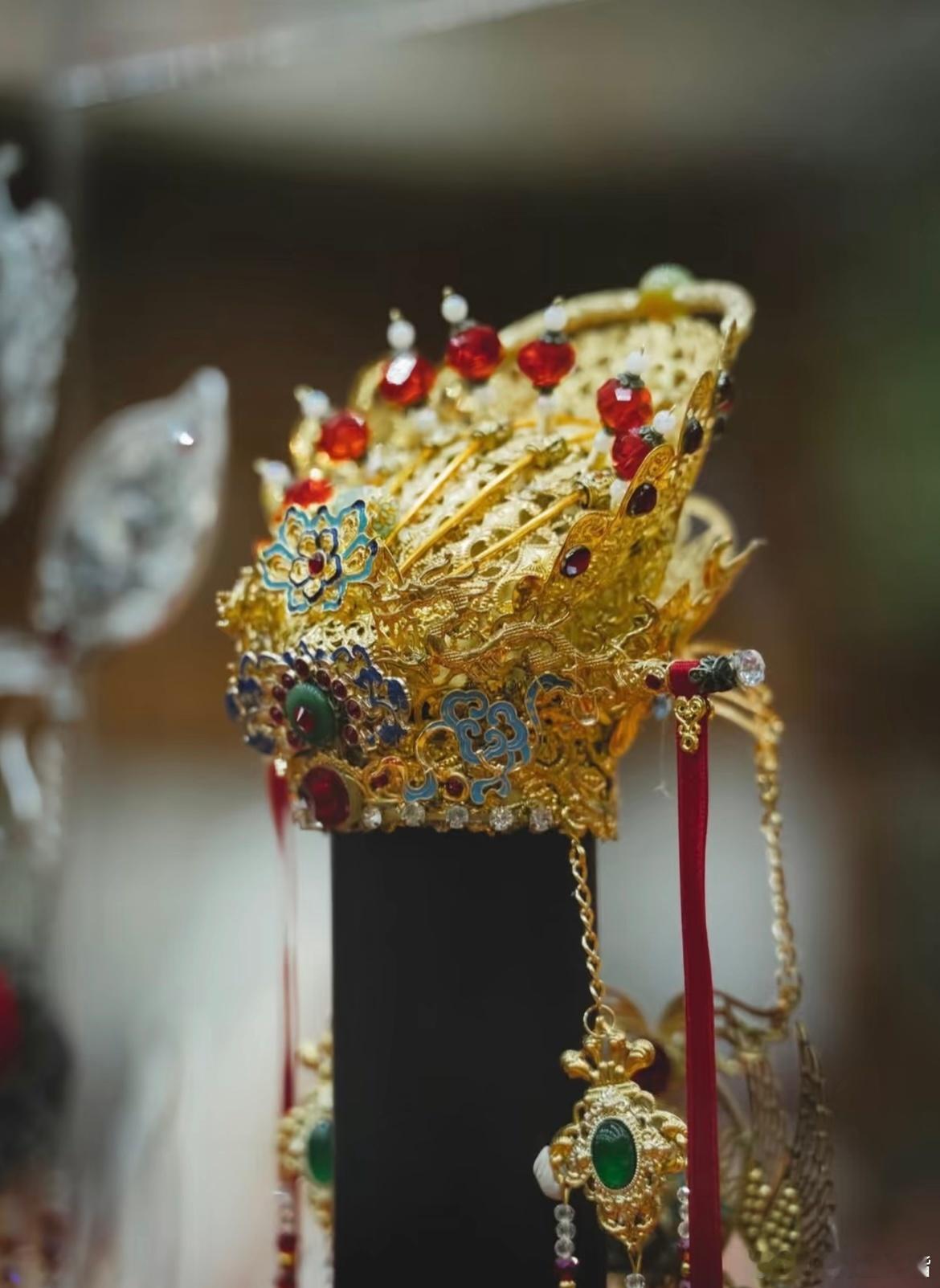 岁月匆匆，我们终究争不过流年，跑不过时光。一路走来，经历得失悲欢才慢慢懂得，最好