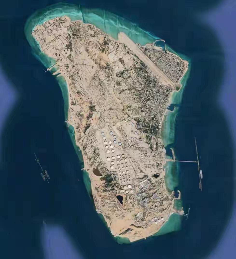 在特朗普威胁称美国可能会派兵夺取位于波斯湾的伊朗哈尔克岛后，伊朗方面则发出强硬警