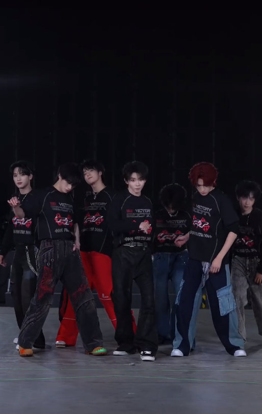 时代少年团热血续章 时代少年团刺舞蹈接力vlog   时代少年团刺舞蹈接力vlo