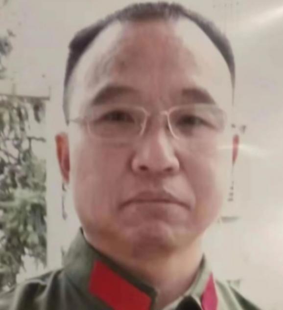 1984年，战士 李陶雄 中弹牺牲，送葬途中遗体竟两次从车上跌落，护士郑英察觉异