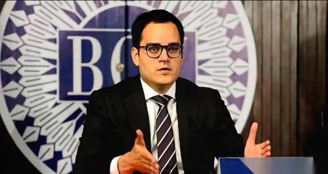 委内瑞拉做了一个大动作。
他们把整个国家的经济命脉，直接交到了一个42岁的男人手