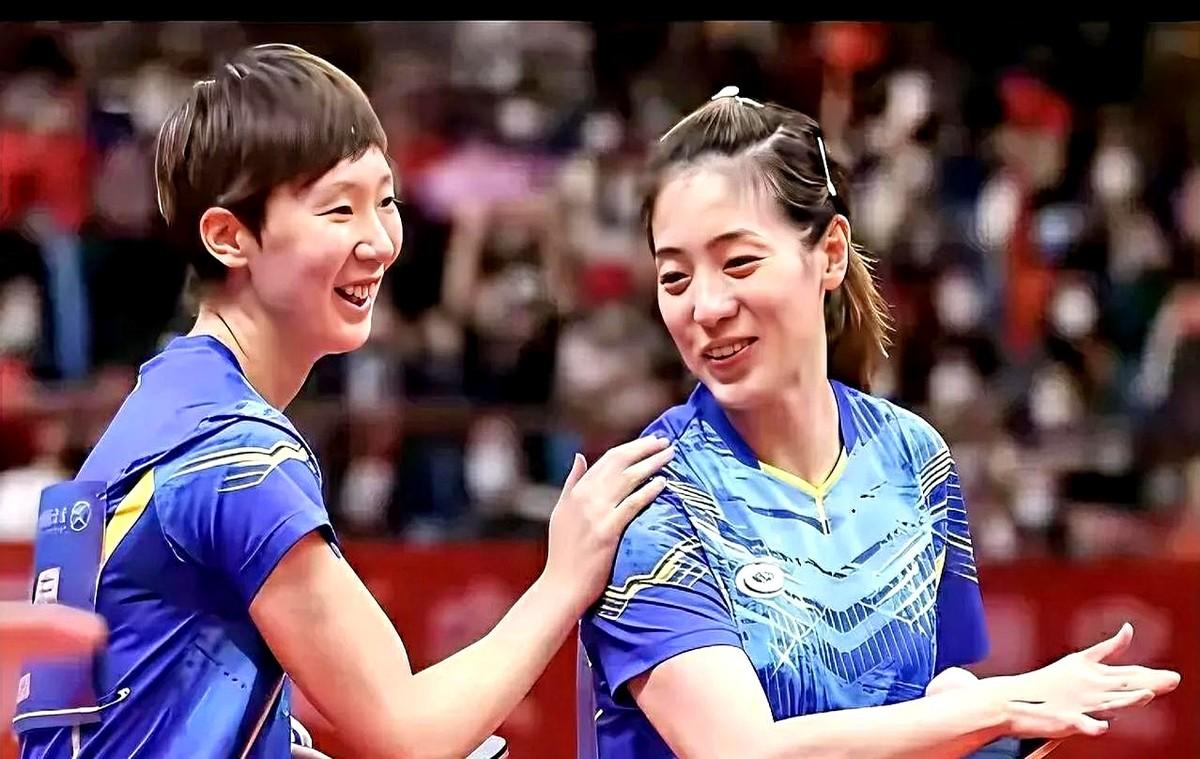 比赛现场，谁能想到一场激烈的乒超联赛，胜利的关键竟然是年轻队员的拼搏和教练的巧妙