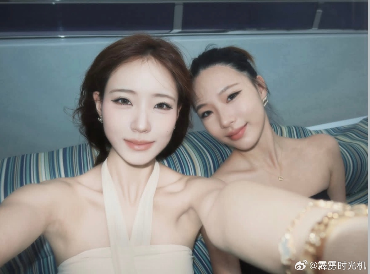 成年人的假期好happy，许老三悲伤中～ 小S全家香港度假