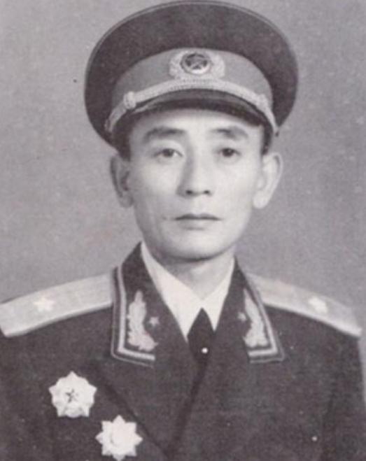 1964年粟裕视察福建前线，见到军区副司令员朱绍清后，长叹一声：金门一战有你在的