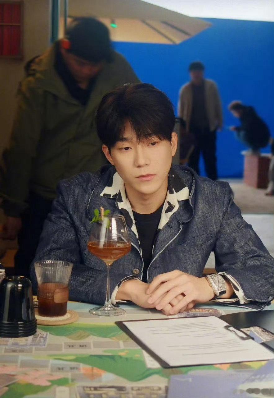 王鹤棣沈月武艺时隔8年合体亲爱的客栈2026亲爱的客栈 谁的DNA动了！王鹤棣沈