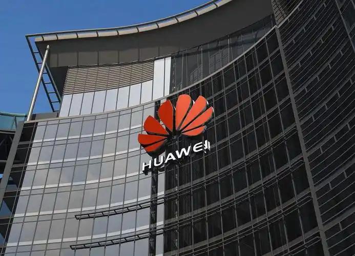 三个月华为四位核心高管接连现身东风，这事反常，华为和车企合作这么多年，从来没有给