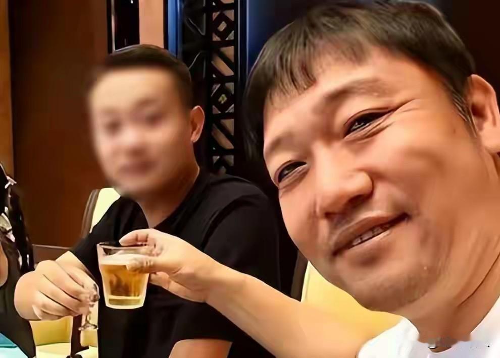 细思极恐！贾冰饭局偷拍事件完整真相：认识十几年的兄弟，一顿饭毁掉所有人情！

 