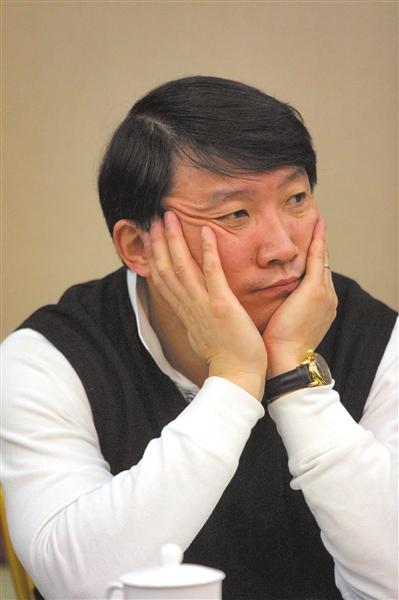 我勒个去！宫鲁鸣让张子宇王思雨双双缺阵，中国女篮77-88输尼日利亚，这热身赛收