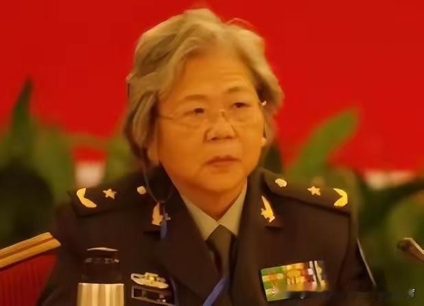 你敢信？贪了上亿军费的军中大老虎，审讯全程镇定自若，却在听到一笔拨款后当场脸色大