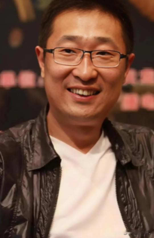 有一次，林永健跟妻子吵架，脱口而出：“你这副丑相，是我瞎了眼才娶你，”妻子周冬齐