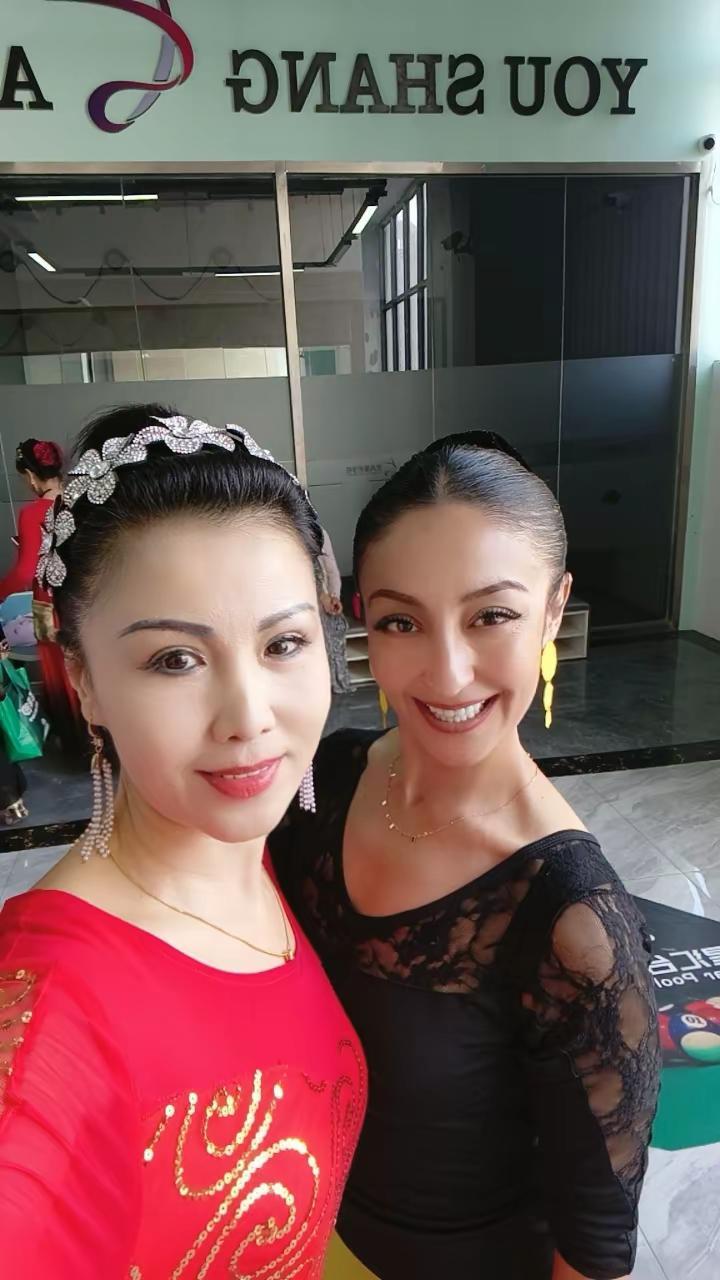 每天重复喜欢热爱的舞蹈，健康快乐永相伴