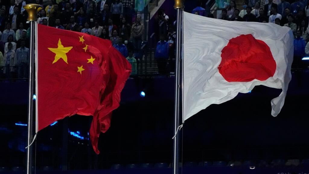 日本拿什么跟中国比？自身都难保了，还想帮印度成超级大国？
日本现在可以说是自身难