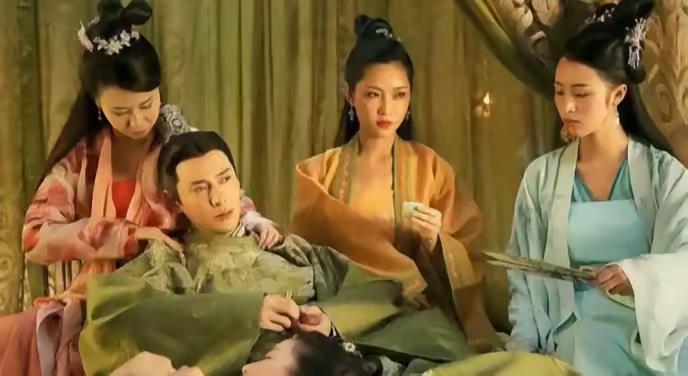 1564年，严世蕃的27位妻妾，正伺候他吃饭，突然百名锦衣卫破门而入，锦衣卫指挥