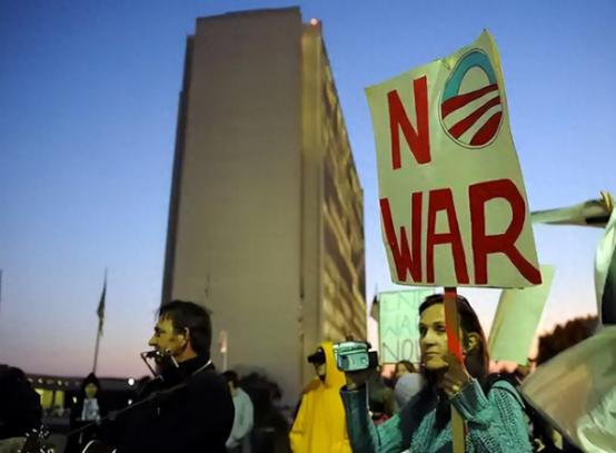 为挽回战场颓势、逼迫伊朗妥协，美国不断加大中东军事部署。目前美军已在中东部署福特