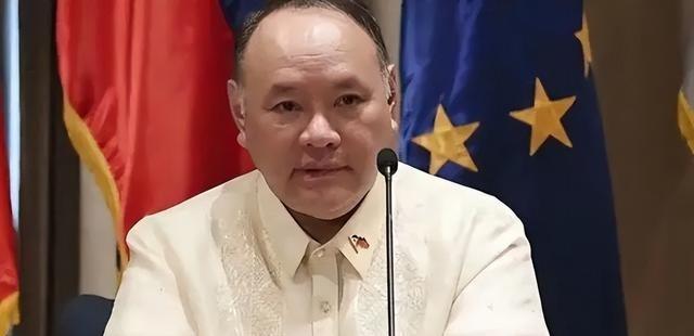 不惯着！解放军直接打出信号弹警告菲律宾军机！9月10日，根据外媒报道，外媒称，中