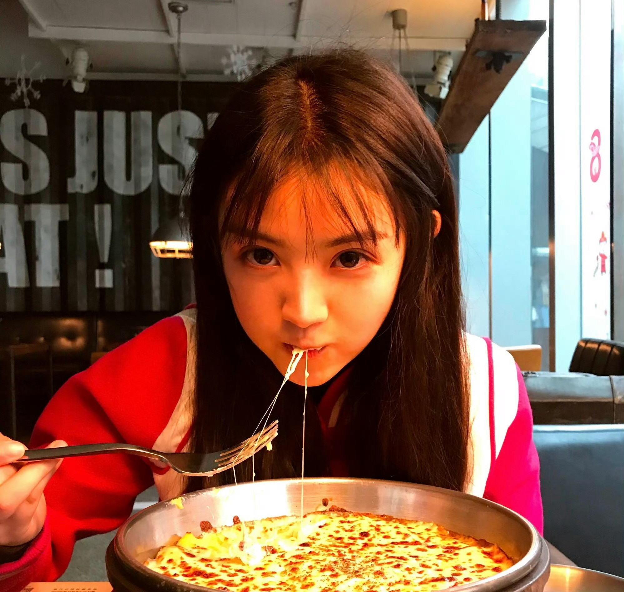 田曦薇校园时期美貌就被认证田曦薇就是出道即完成式的美貌​​​👸🏻 ​​​