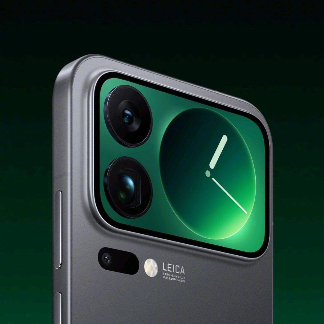 数码圈日常，“帮竞品找爹环节”。不好意思，小米 17 Pro 沿用的小米 11 