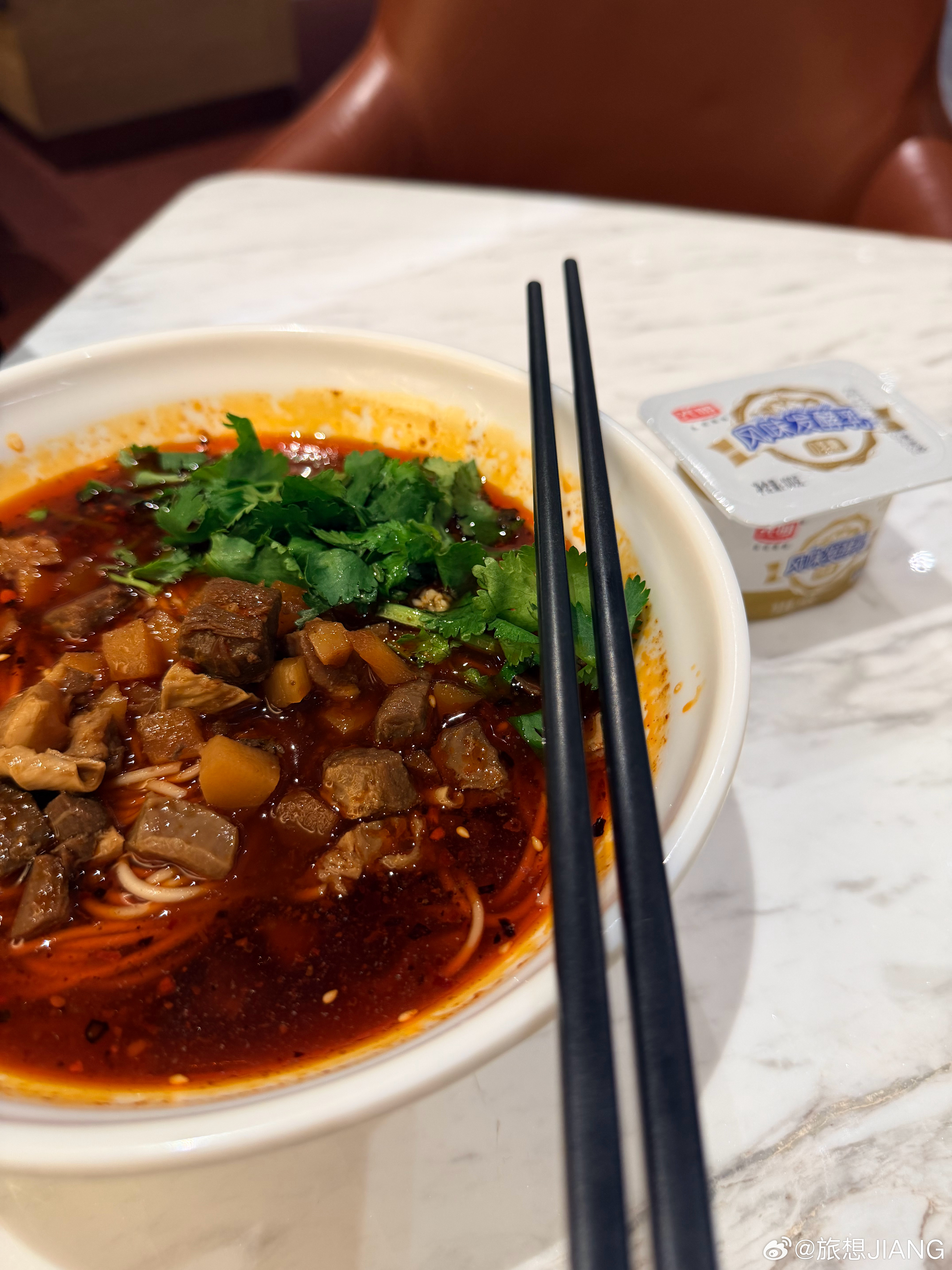 我也很想和陈震老师那样和他们说，来份牛肉面，只要牛肉不要面，可是到最后我还是觉得